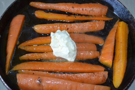 Сливочное масло на моркови